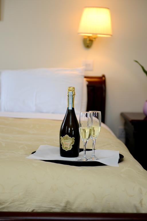 Ashbrook Arms Townhouse And Restaurant Hotel Durrow Szoba fotó